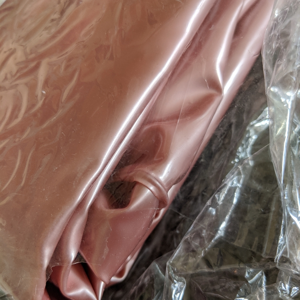 FunBoy Inflatable Lip Float - Picture 7 of 10